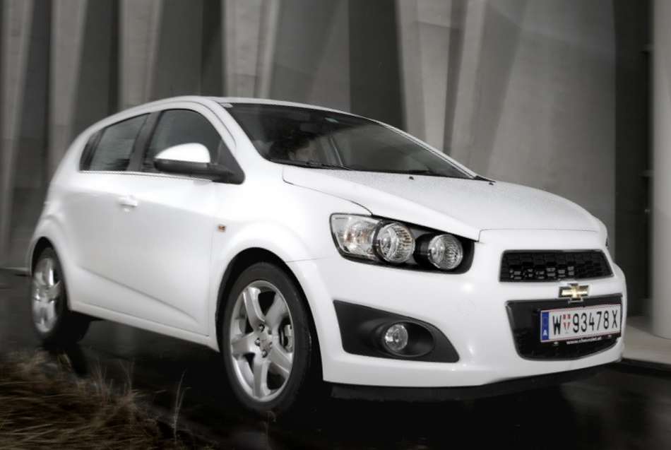 Цены на новый хэтчбек Chevrolet Aveo 2012 в России